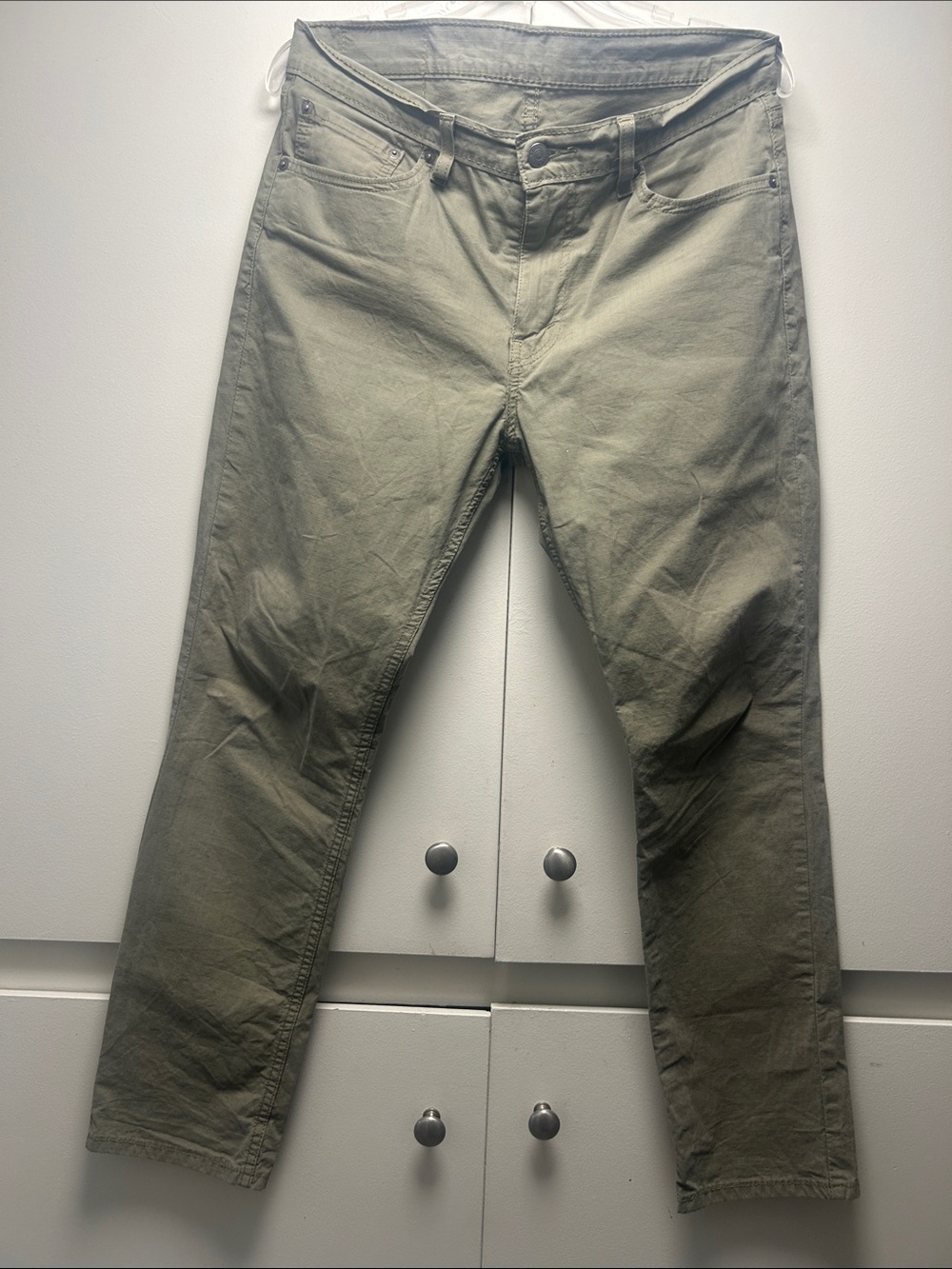 Levi's Slim Straight Chinos in Olive Drab